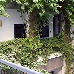 Bougainvillea Riad
